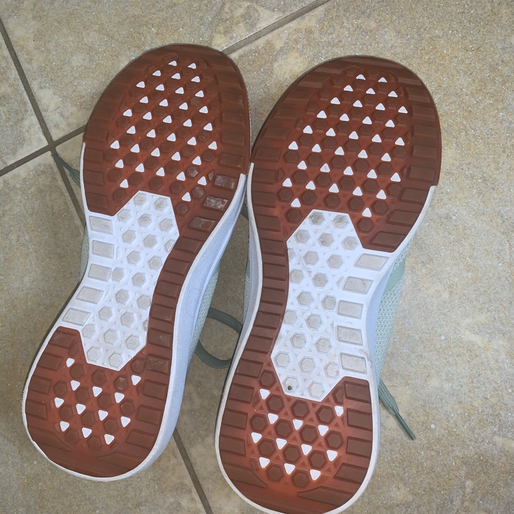Vans - Picture 3 of 6